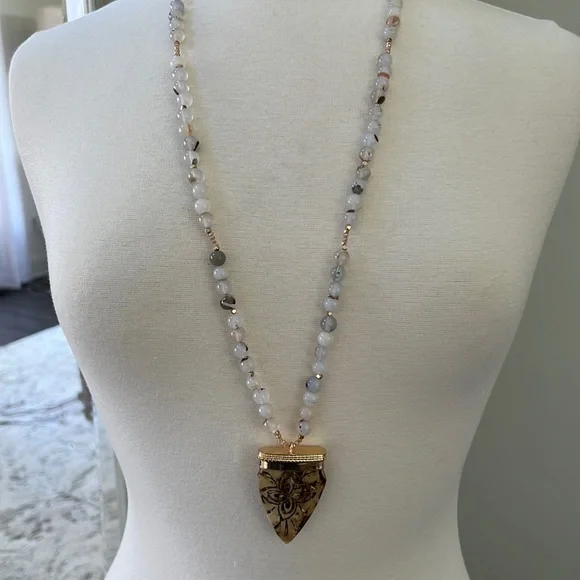 Beaded MOONSTONE Arrowhead necklace - Picture 1 of 3